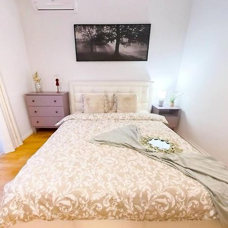 Old Town Spacious Apartment Bucureşti Exterior foto