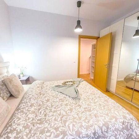 Old Town Spacious Apartment Bucureşti Exterior foto