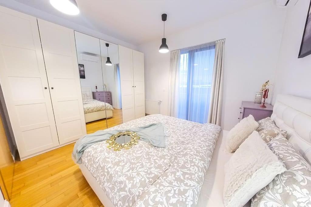 Old Town Spacious Apartment Bucureşti Exterior foto