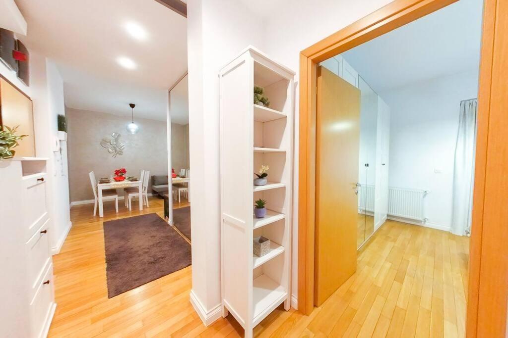 Old Town Spacious Apartment Bucureşti Exterior foto